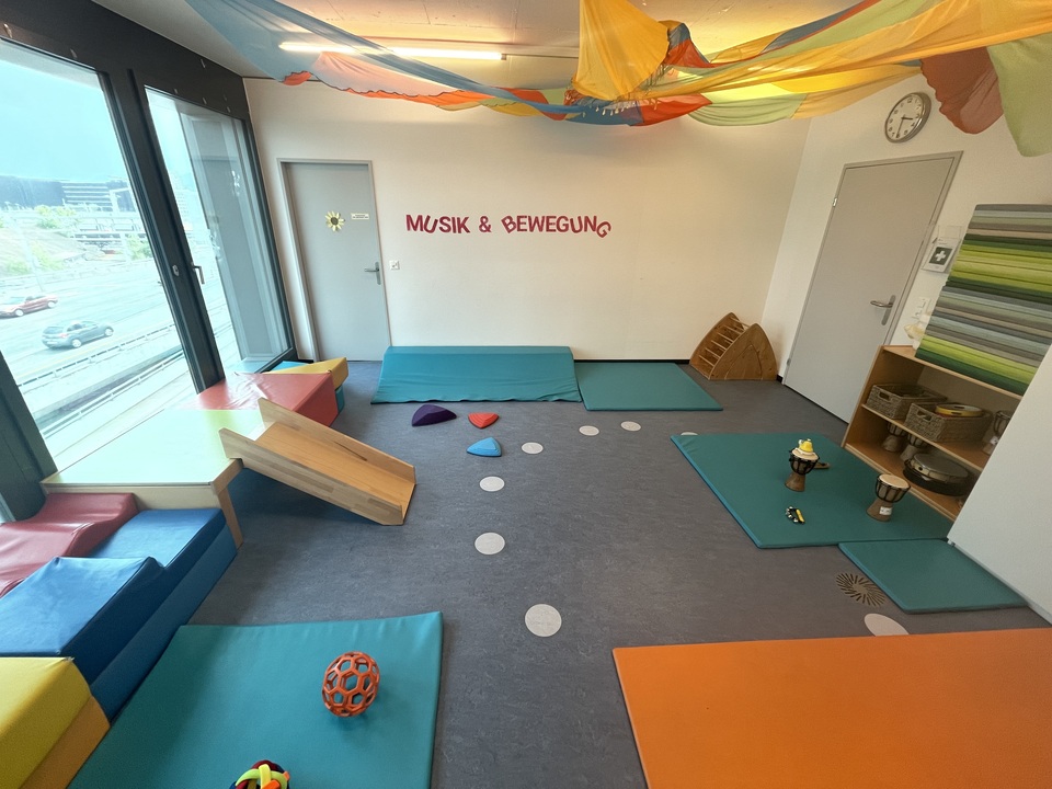 Daycare kids & co Prime Tower space for music and movement