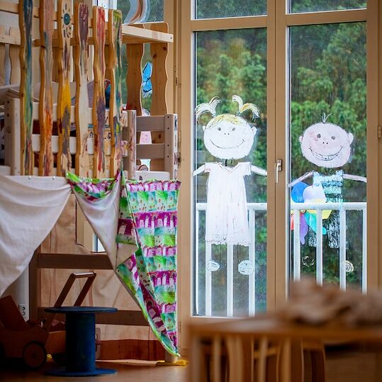 Die kreative Kinderkrippe in Baden mit Generationen-Projekten